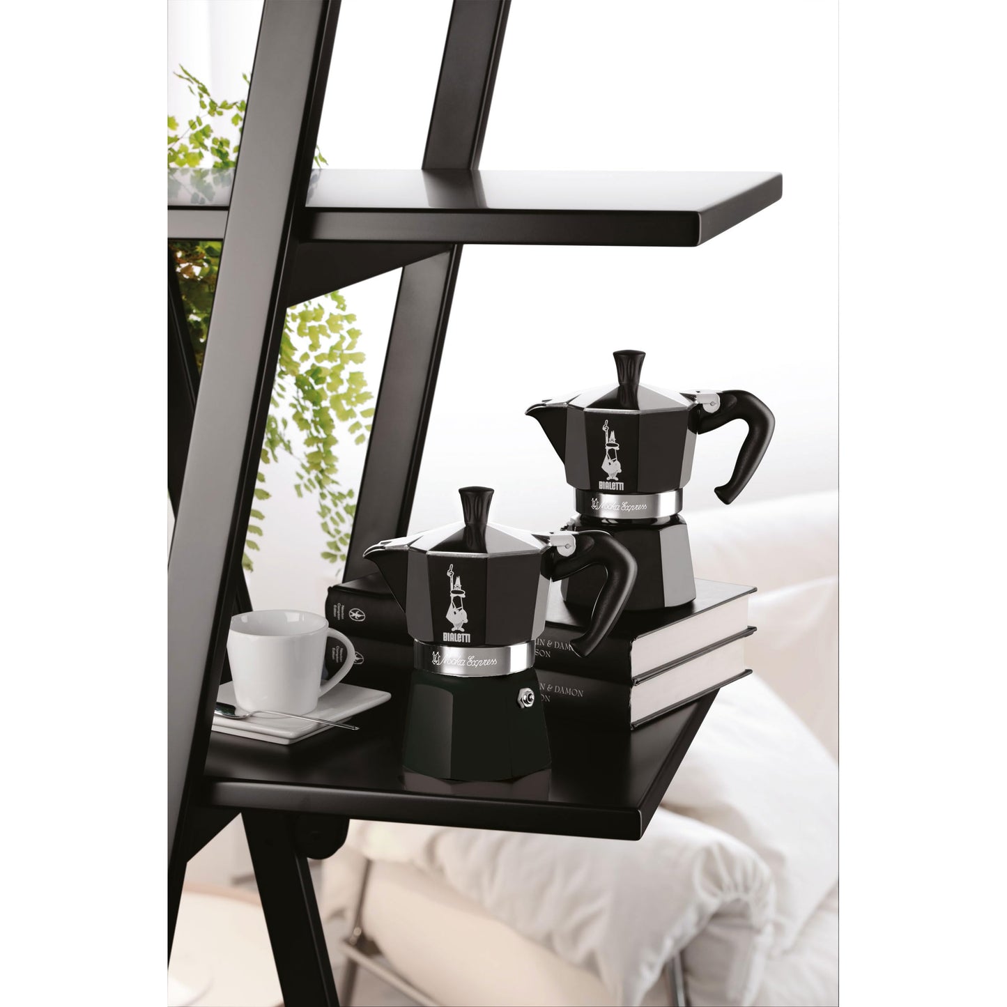 Bialetti - Moka Express: Iconic Stovetop Espresso Maker, Makes Real Italian Coffee, Moka Pot 3 Cups (4.3 Oz - 130 Ml), Aluminium, Silver